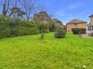 COMMMUNAL GARDENS- click for photo gallery